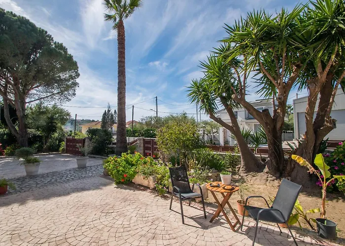 Araucaria - Close To & Zante Town, By Zantewize Apartmán Tsilivi (Zakynthos)
